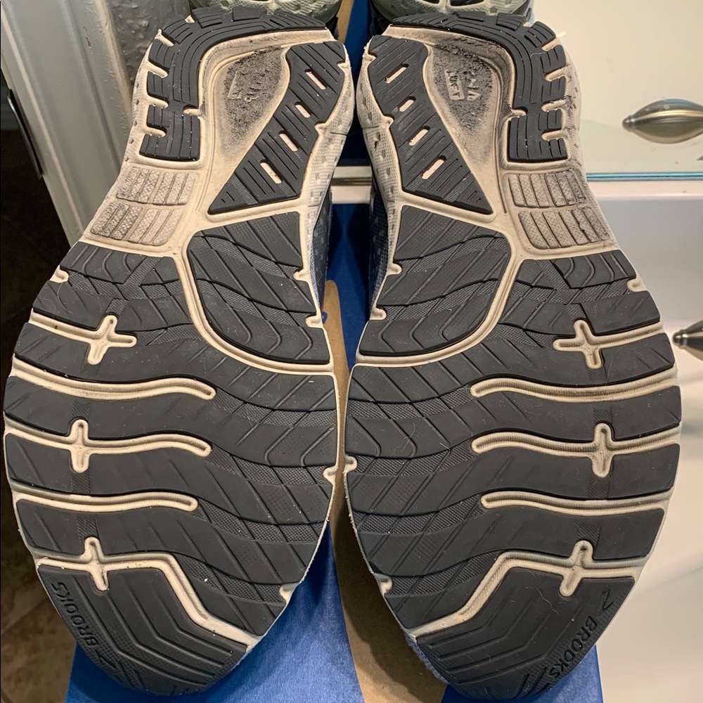 Brooks Glycerin 18 Sky Blue Athletic Sneakers size 8 wide - Picture 7 of 10